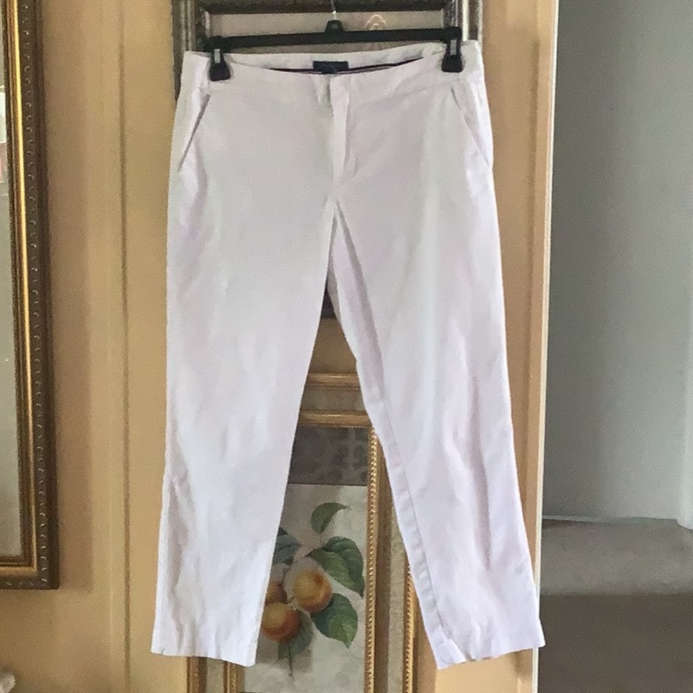 Tommy Hilfiger ankle pants white size (8) zip two pockets stretch.